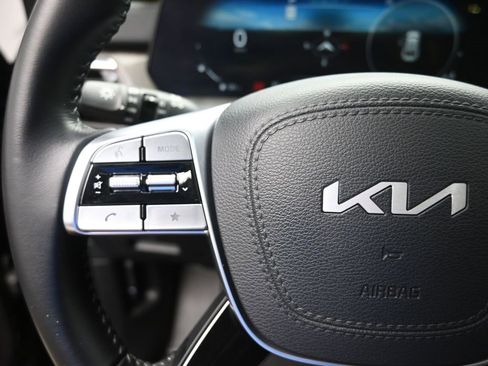 Used 2025 Kia Telluride SX image 15