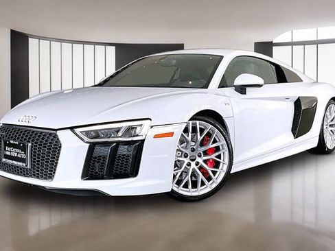 Used 2017 Audi R8 V10 w/ Carbon Exterior Package AWD/4WD image 3