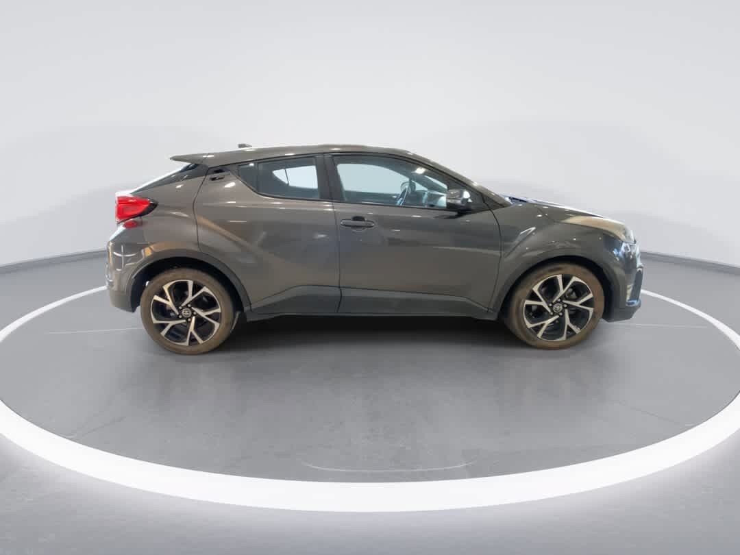 Used 2018 Toyota C-HR XLE FWD image 9