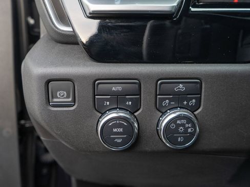 Used 2023 GMC Sierra 1500 Elevation w/ Preferred Package AWD/4WD image 16