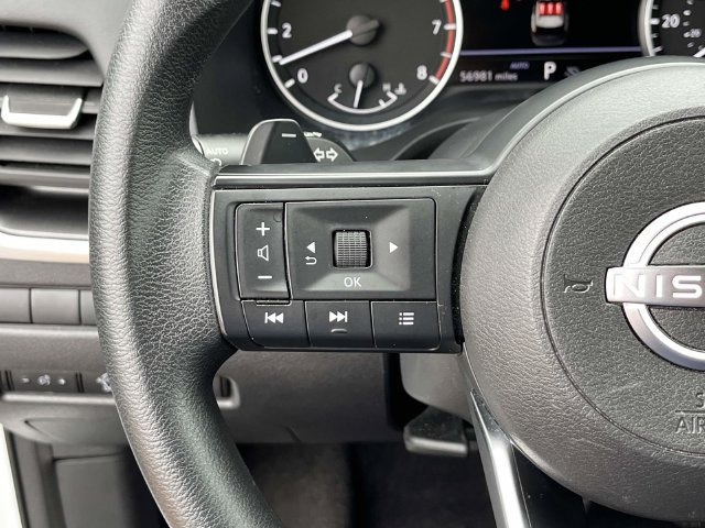 Used 2024 Nissan Rogue SV AWD/4WD image 29