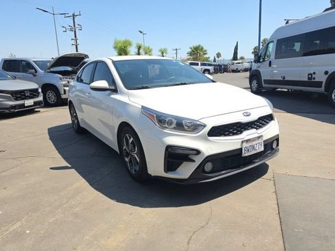Used 2021 Kia Forte LXS FWD image 2