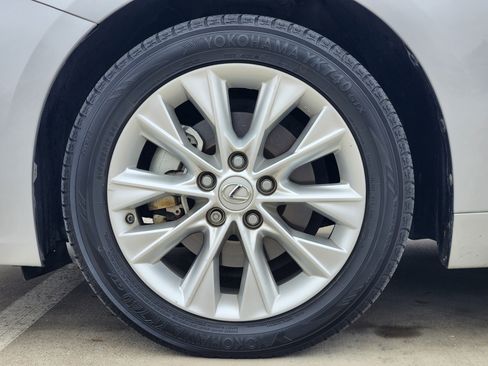 Used 2014 Lexus ES 300h image 11