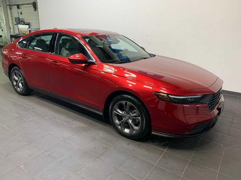 Used 2024 Honda Accord EX image 2