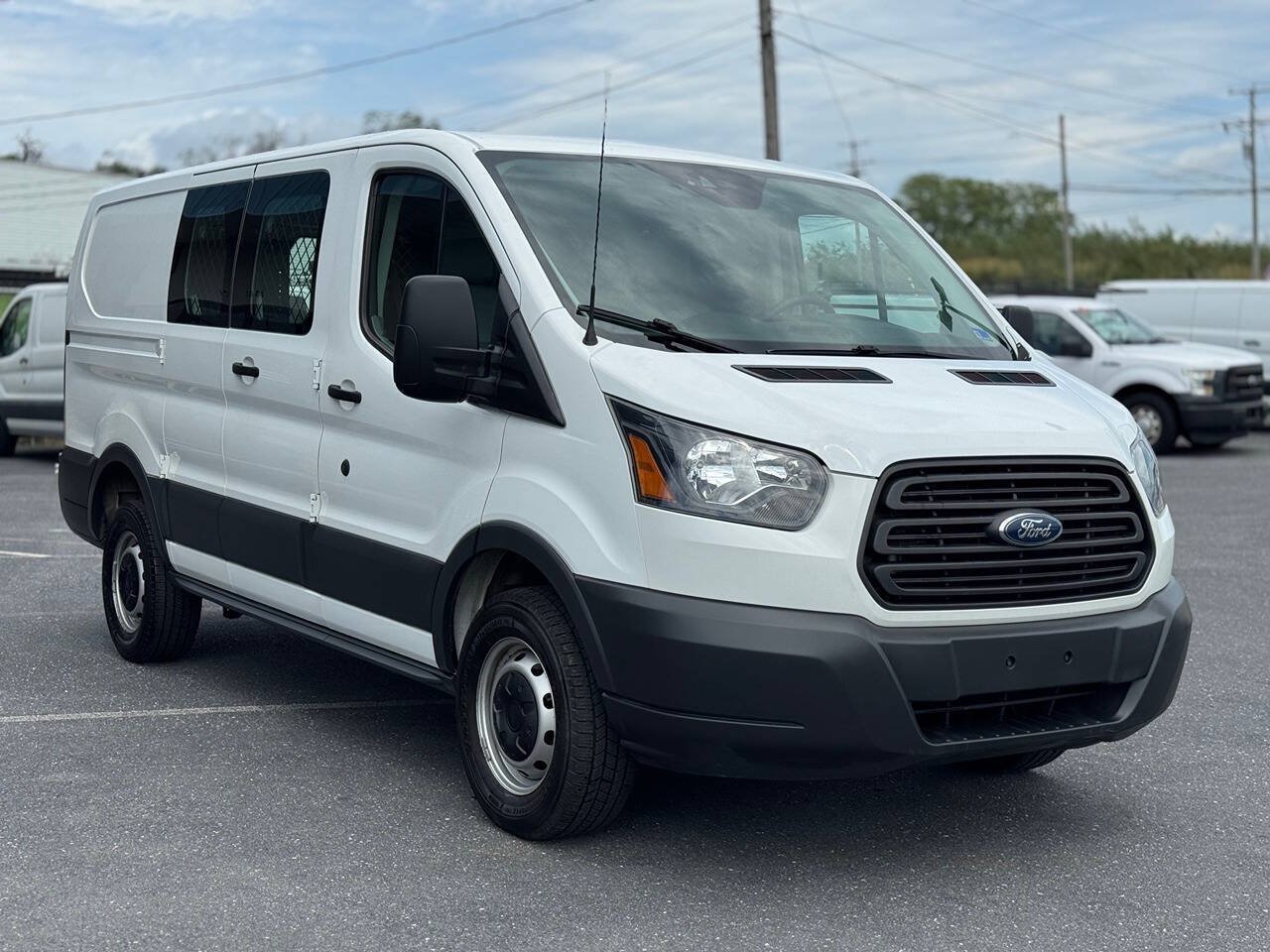 Used 2018 Ford Transit 250 130 Low Roof RWD image 3