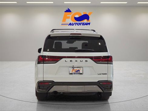 New 2026 Lexus LX 700h Luxury image 4