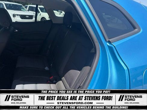 Used 2025 Chevrolet Trax LT FWD image 30
