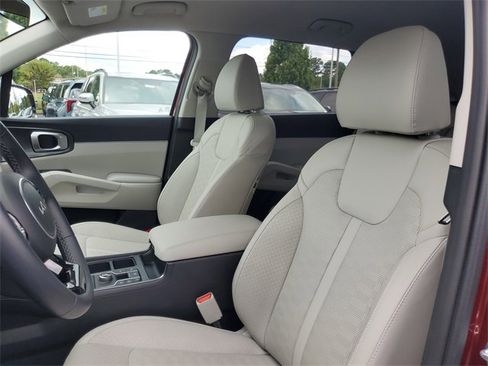 Used 2025 Kia Sorento EX image 14