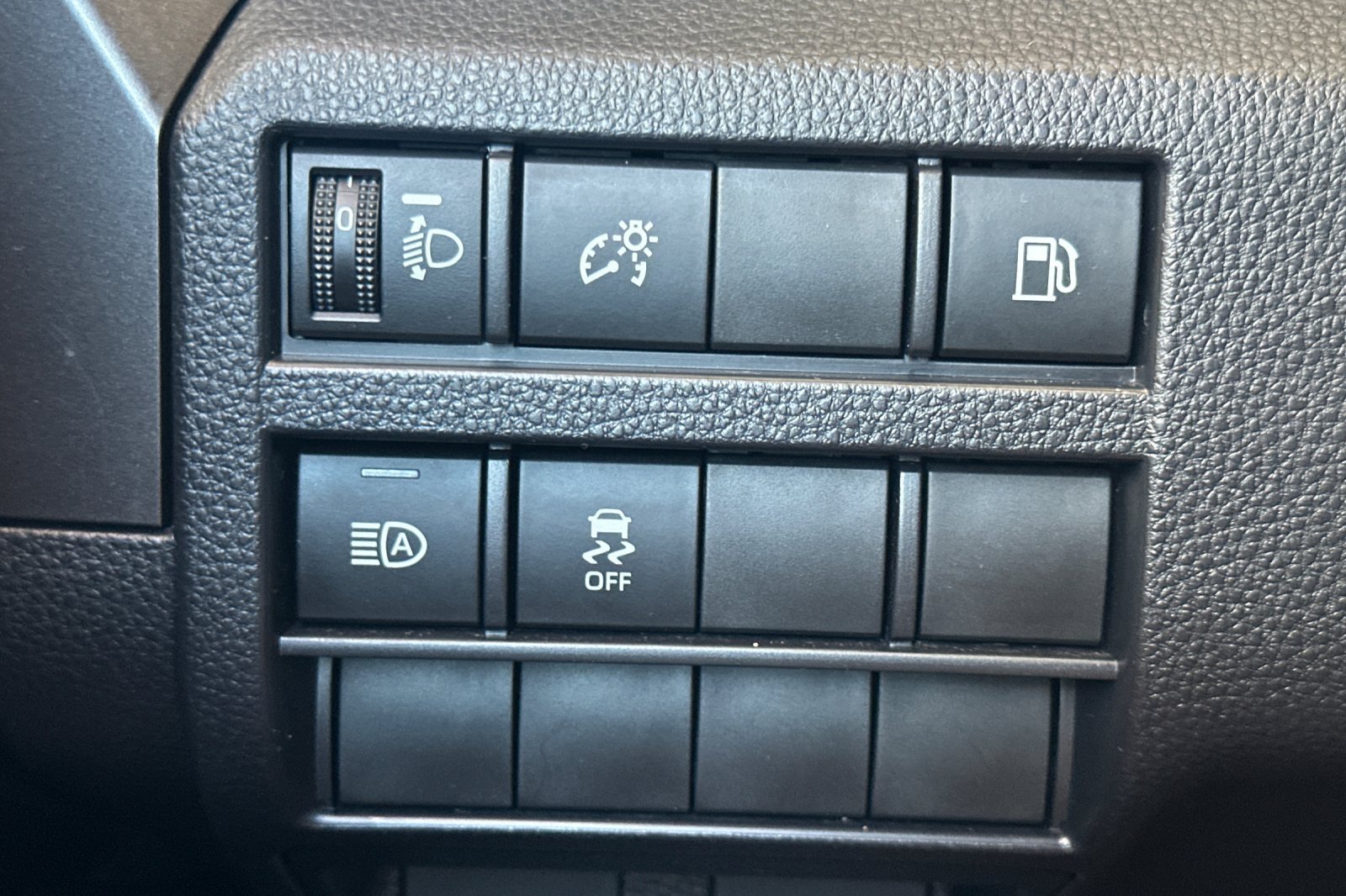 Certified 2025 Toyota 4Runner SR5 AWD/4WD image 32