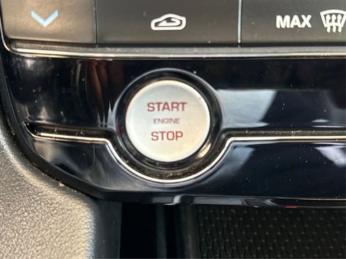 Used 2018 Jaguar F-PACE R-Sport image 26