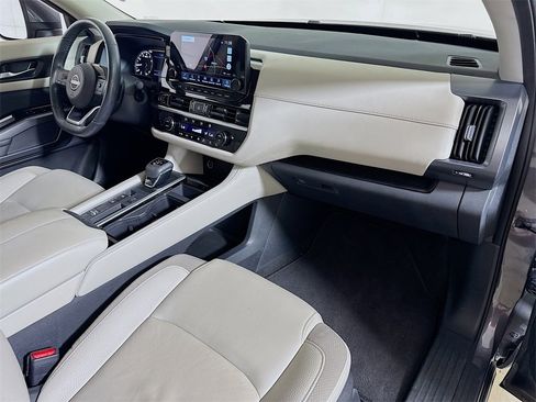 Used 2023 Nissan Pathfinder SL image 28