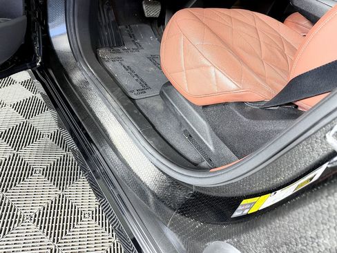 Used 2023 BMW iX xDrive50 w/ Sport Package image 35