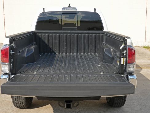 Used 2023 Toyota Tacoma TRD Off-Road w/ Black Out Package (TMS) AWD/4WD image 10