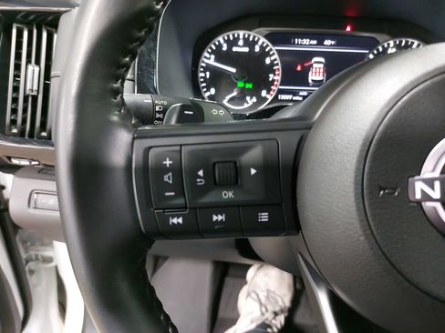 Used 2024 Nissan Pathfinder SV w/ Lighting Package (N92) image 16