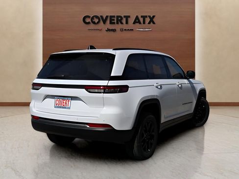 New 2026 Jeep Grand Cherokee Altitude RWD image 5