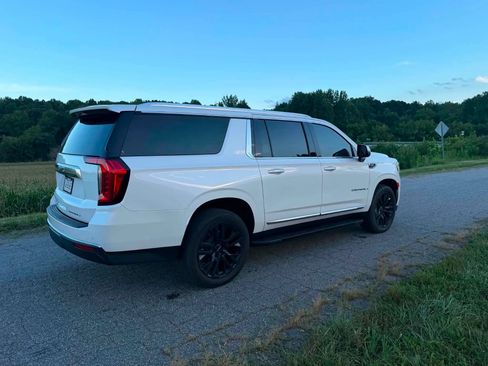 Used 2021 GMC Yukon XL Denali AWD/4WD image 4