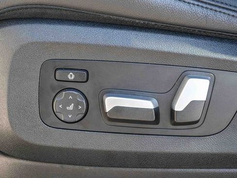 Used 2022 BMW X5 xDrive40i w/ Premium Package image 25