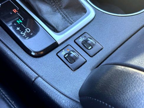 Used 2017 Toyota Highlander SE image 27