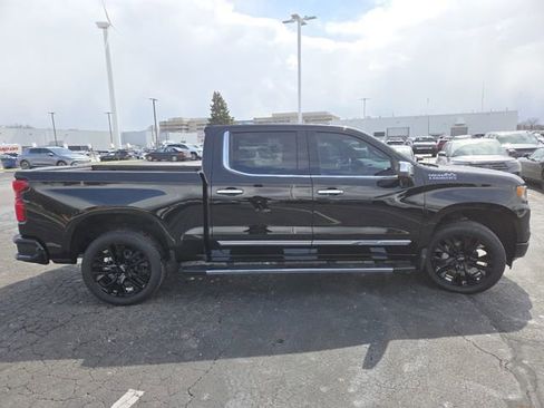 Certified 2025 Chevrolet Silverado 1500 High Country w/ Technology Package image 22