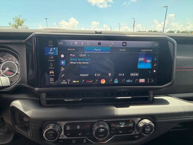 Certified 2025 Jeep Wrangler Unlimited Rubicon w/ Convenience Group AWD/4WD image 24
