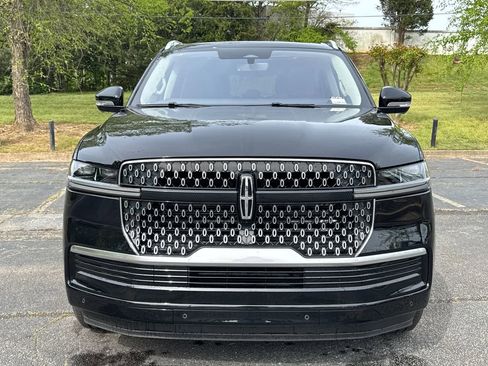New 2025 Lincoln Navigator L Reserve image 4
