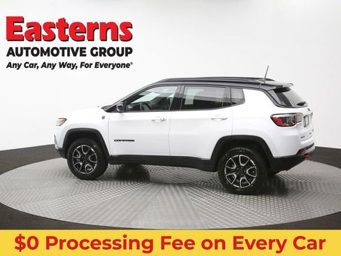 Used 2025 Jeep Compass Trailhawk AWD/4WD image 59