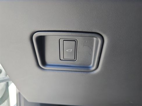 Certified 2025 Land Rover Range Rover Sport Dynamic SE image 27