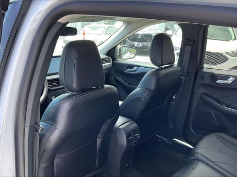 Used 2025 Ford Escape SE w/ PHEV Premium Package FWD image 12