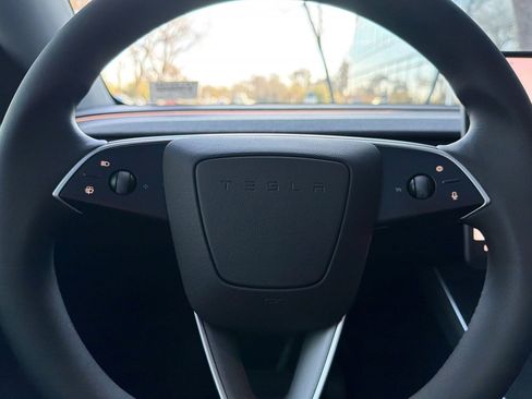 Used 2026 Tesla Model Y 2WD image 28