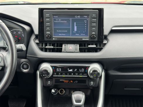 Used 2021 Toyota RAV4 XLE Premium FWD image 18