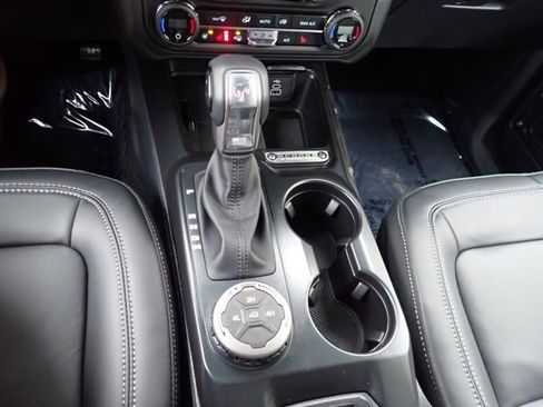 New 2026 Ford Bronco Outer Banks image 21