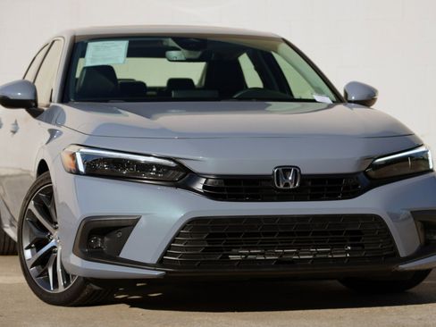 Used 2024 Honda Civic Touring image 2