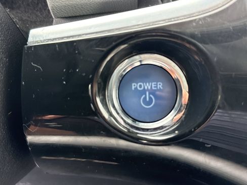 Used 2018 Toyota Prius Four w/ Advanced Technology Package FWD image 21