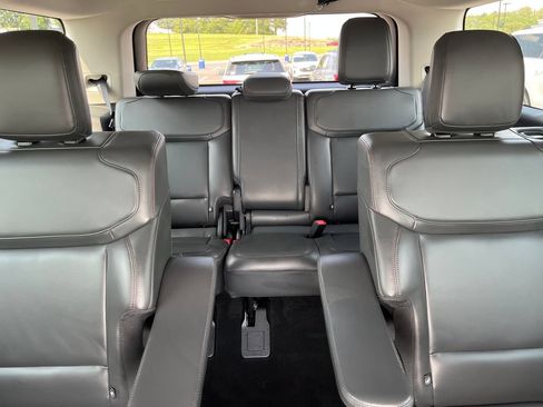 Used 2025 Ford Expedition Active AWD/4WD image 22