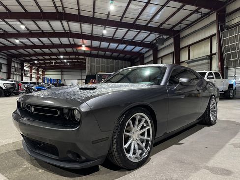 Used 2016 Dodge Challenger R/T Plus image 10