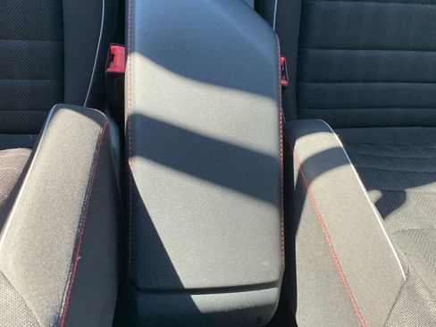 Used 2019 Volkswagen Jetta GLI image 21