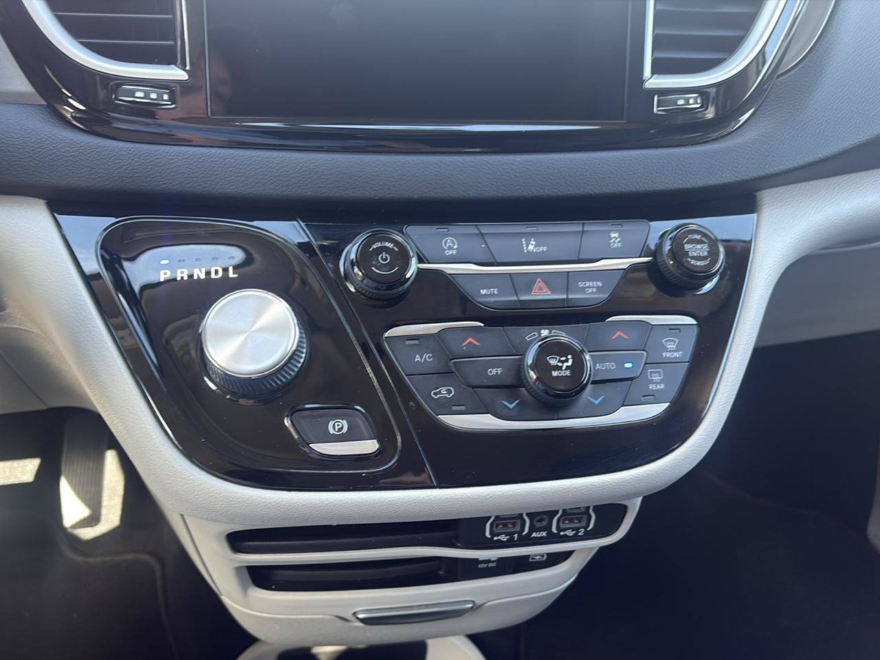 Used 2022 Chrysler Pacifica Touring-L FWD image 20