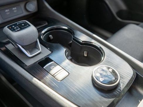 Certified 2025 Nissan Rogue SV image 31