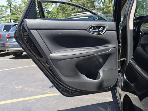 Used 2016 Nissan Sentra S FWD image 29