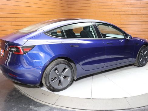 Used 2022 Tesla Model 3 Standard Range image 19