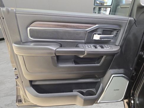New 2026 RAM 2500 Laramie AWD/4WD image 14