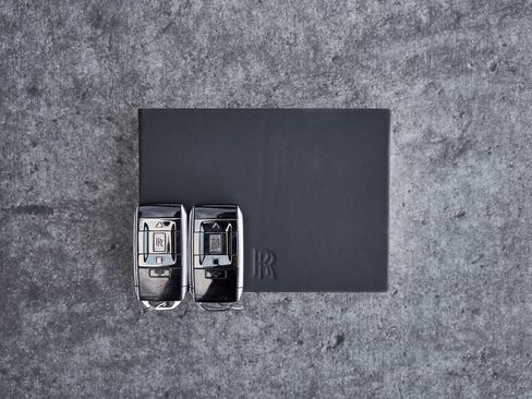 Used 2022 Rolls-Royce Cullinan Black Badge w/ Dark Exterior Package image 77