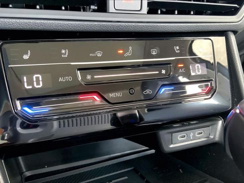 New 2026 Volkswagen Jetta SEL FWD image 17