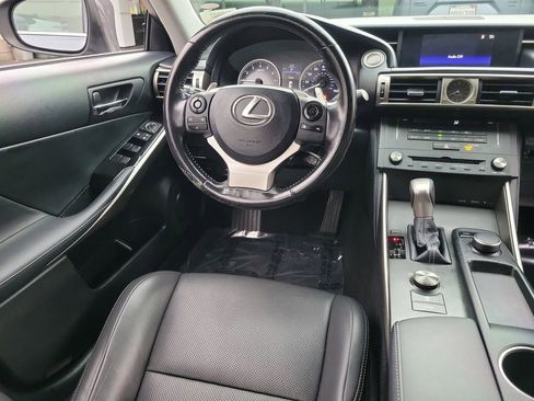 Used 2016 Lexus IS 200t image 10