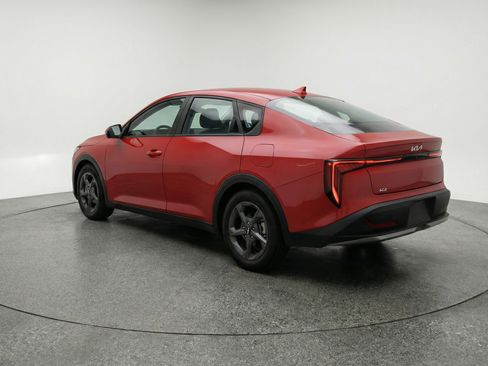 Used 2025 Kia K4 LXS image 6