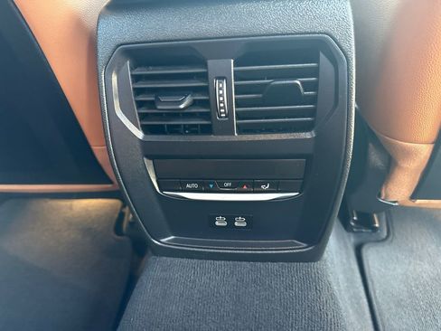 Used 2024 BMW 330i Sedan w/ M Sport Package RWD image 38