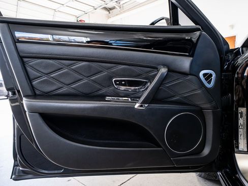 Used 2015 Bentley Flying Spur V8 image 30