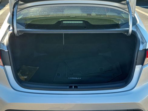 Used 2021 Toyota Corolla LE image 14