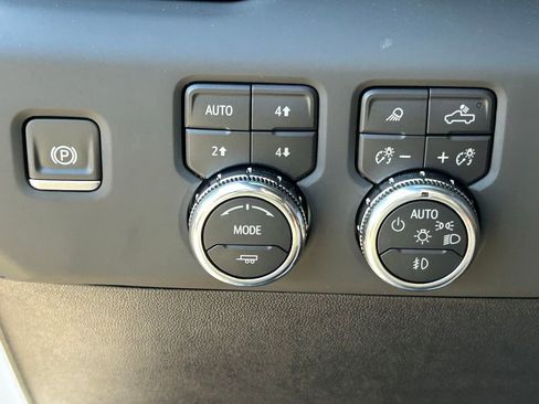 Used 2025 GMC Sierra 2500 Denali Ultimate w/ Max Trailering Package image 32