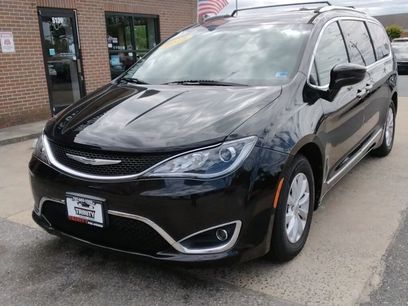 Used 2018 Chrysler Pacifica Touring-L